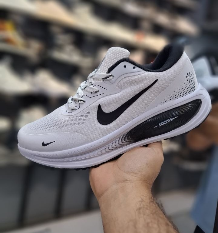 نایک zoomx سفید